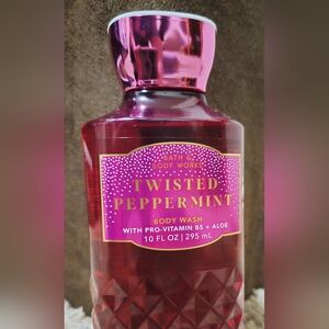 Bath & Body Works Twisted Peppermint Body Wash - Red and Pink